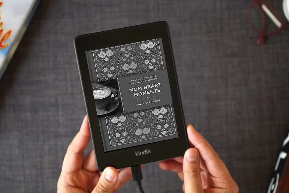 Read Online Mom Heart Moments: Daily Devotions for Lifegiving Motherhood as a Kindle eBook