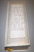 Book Cover: Holy Bible - Containing Both the Old and the New Testaments - Red Letter Edition (King James Version) New Clarified Reference Bible